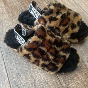 UGG Fluff Platform Sandals, very gently used! Size 9 Women’s (40).